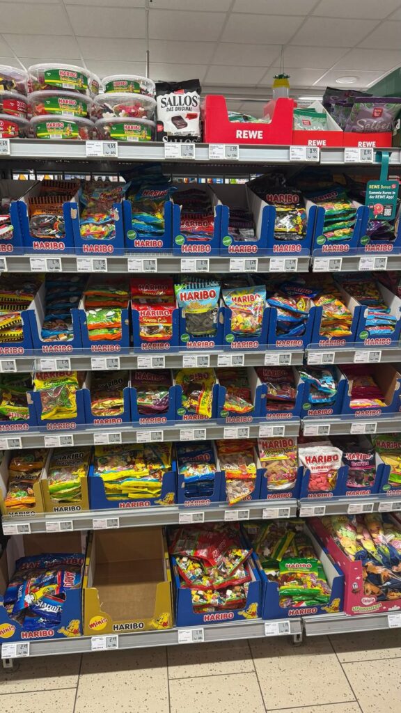 ハリボー工場直売店の外観